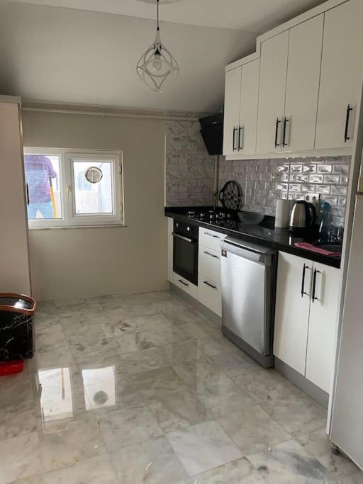 Merkezi Cift Terasli Ev Apartment Istanbul