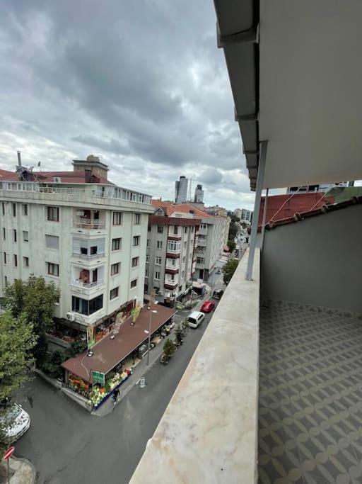Merkezi Cift Terasli Ev * Istanbul